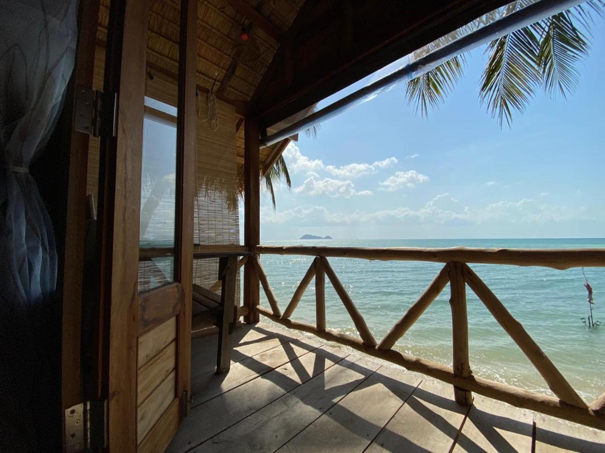 Castaway Beach Bungalows Srithanu Exterior photo