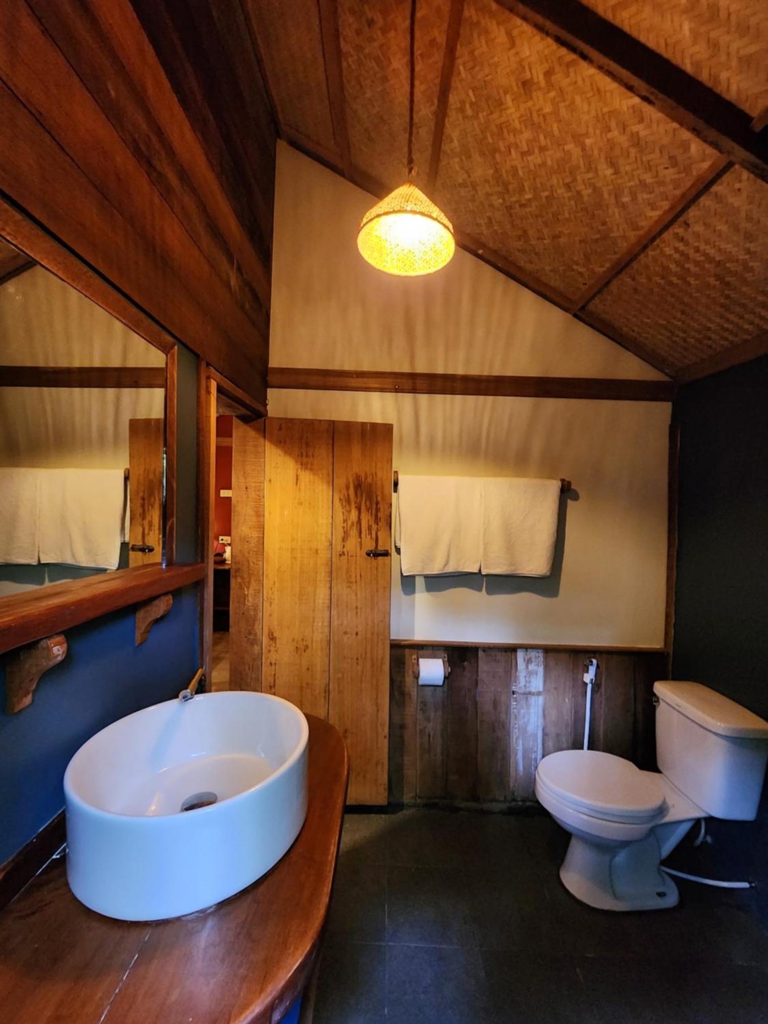 Castaway Beach Bungalows Srithanu Exterior photo
