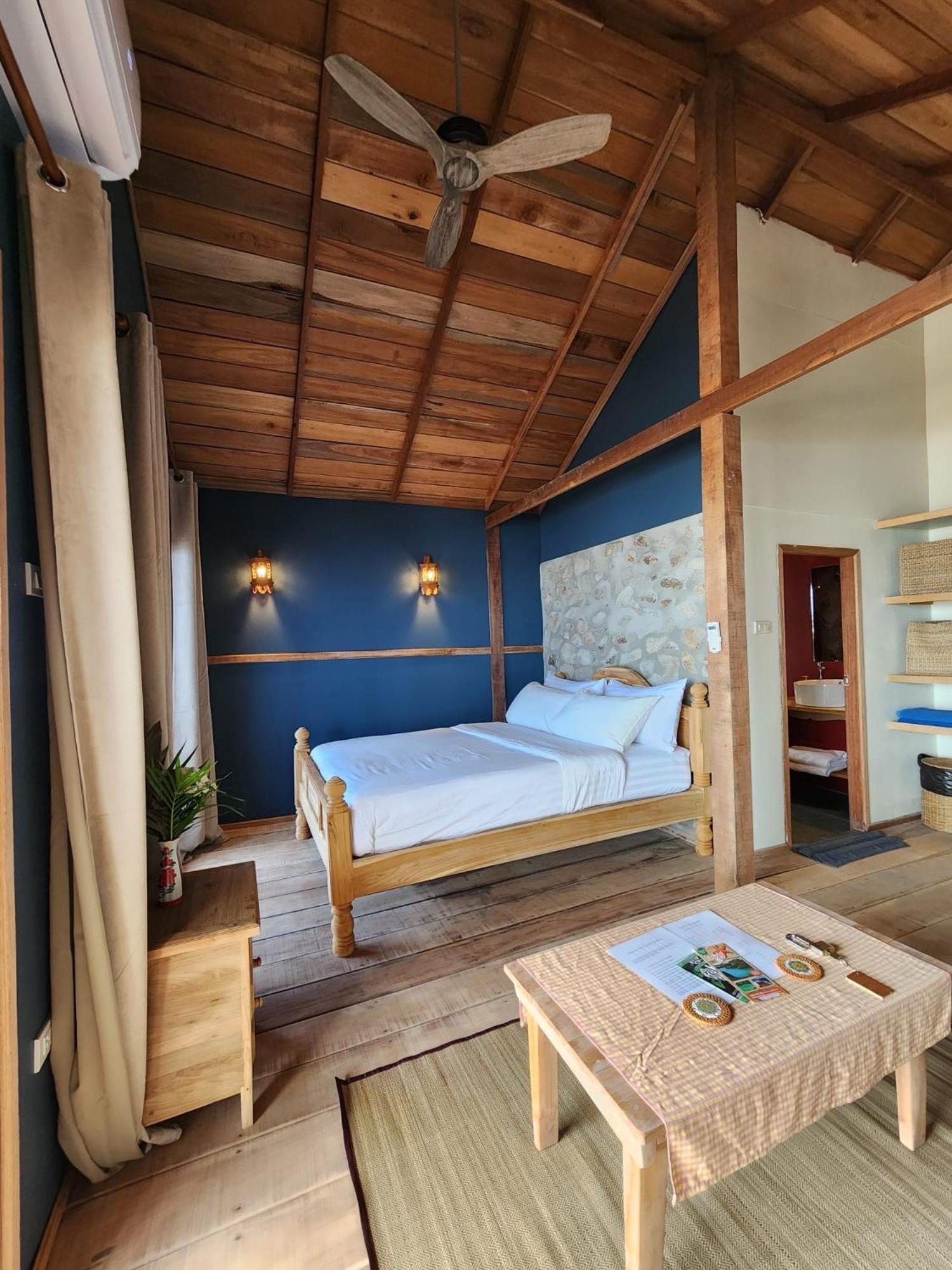 Castaway Beach Bungalows Srithanu Exterior photo