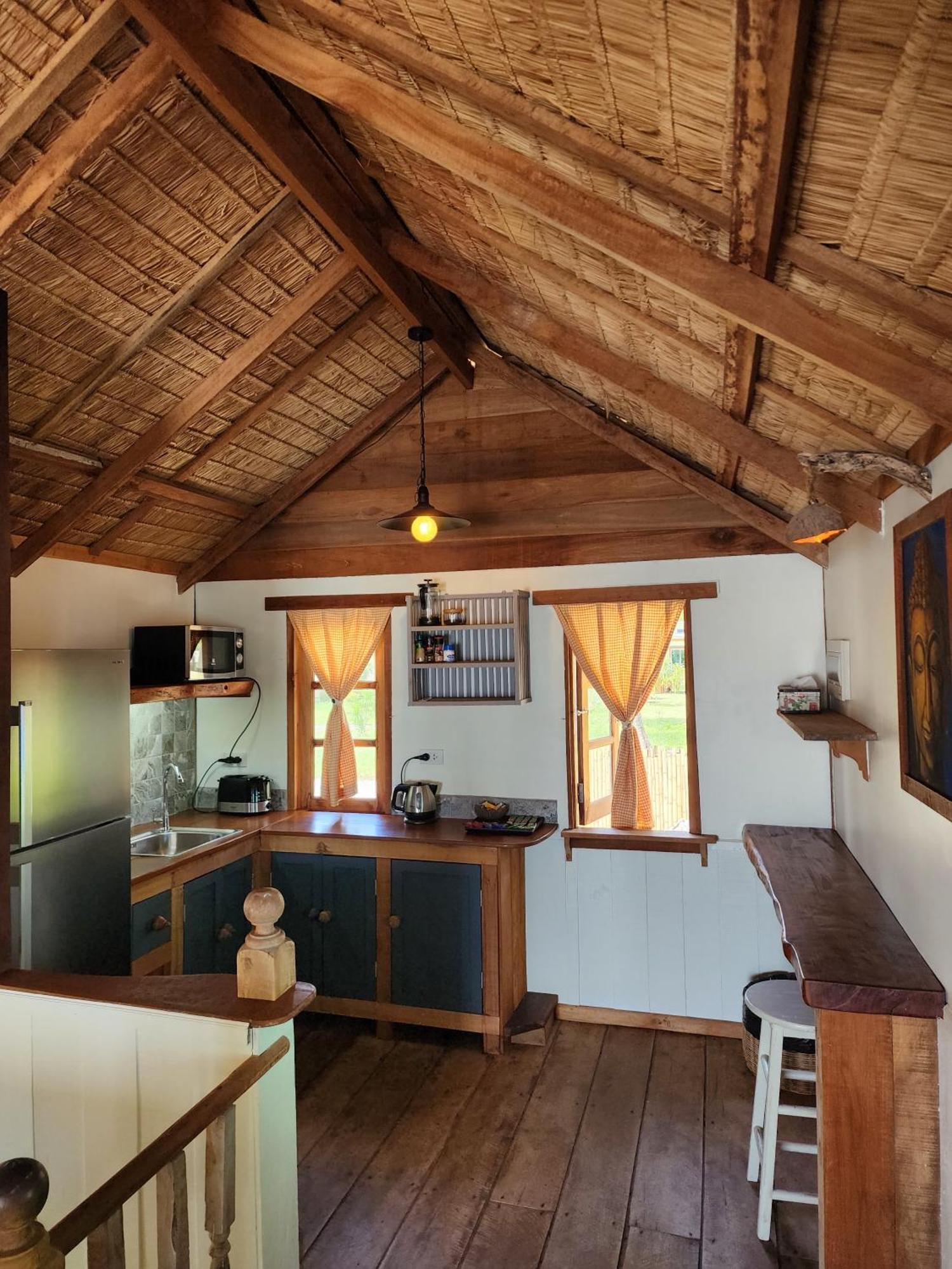 Castaway Beach Bungalows Srithanu Exterior photo